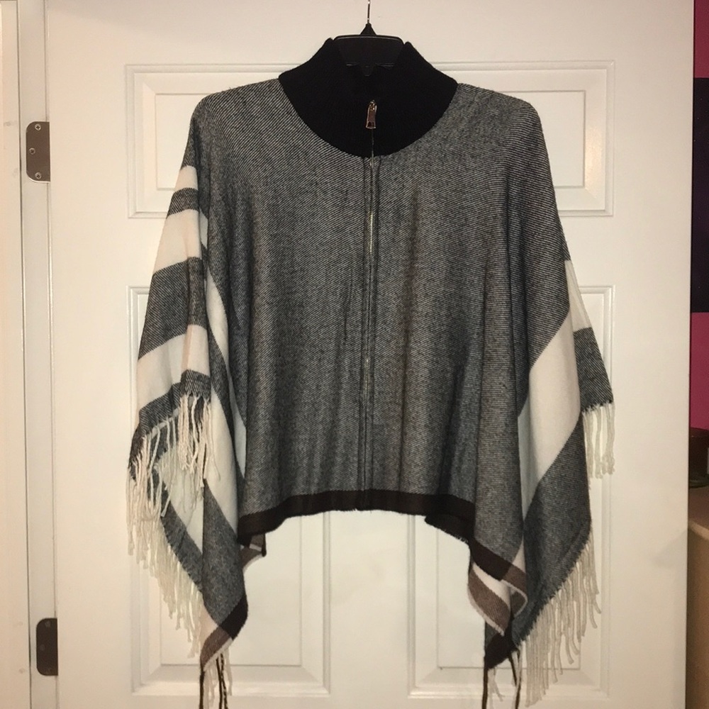 NWT Women’s MIXIT Winter Zip Up Poncho